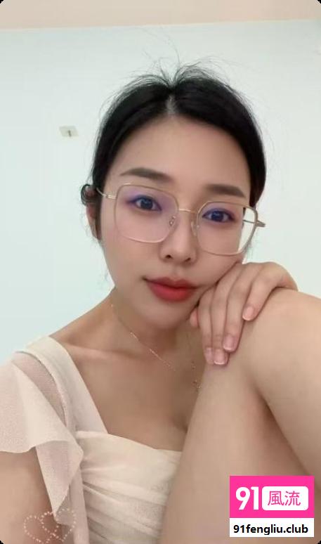 极品多汁美乳可欣